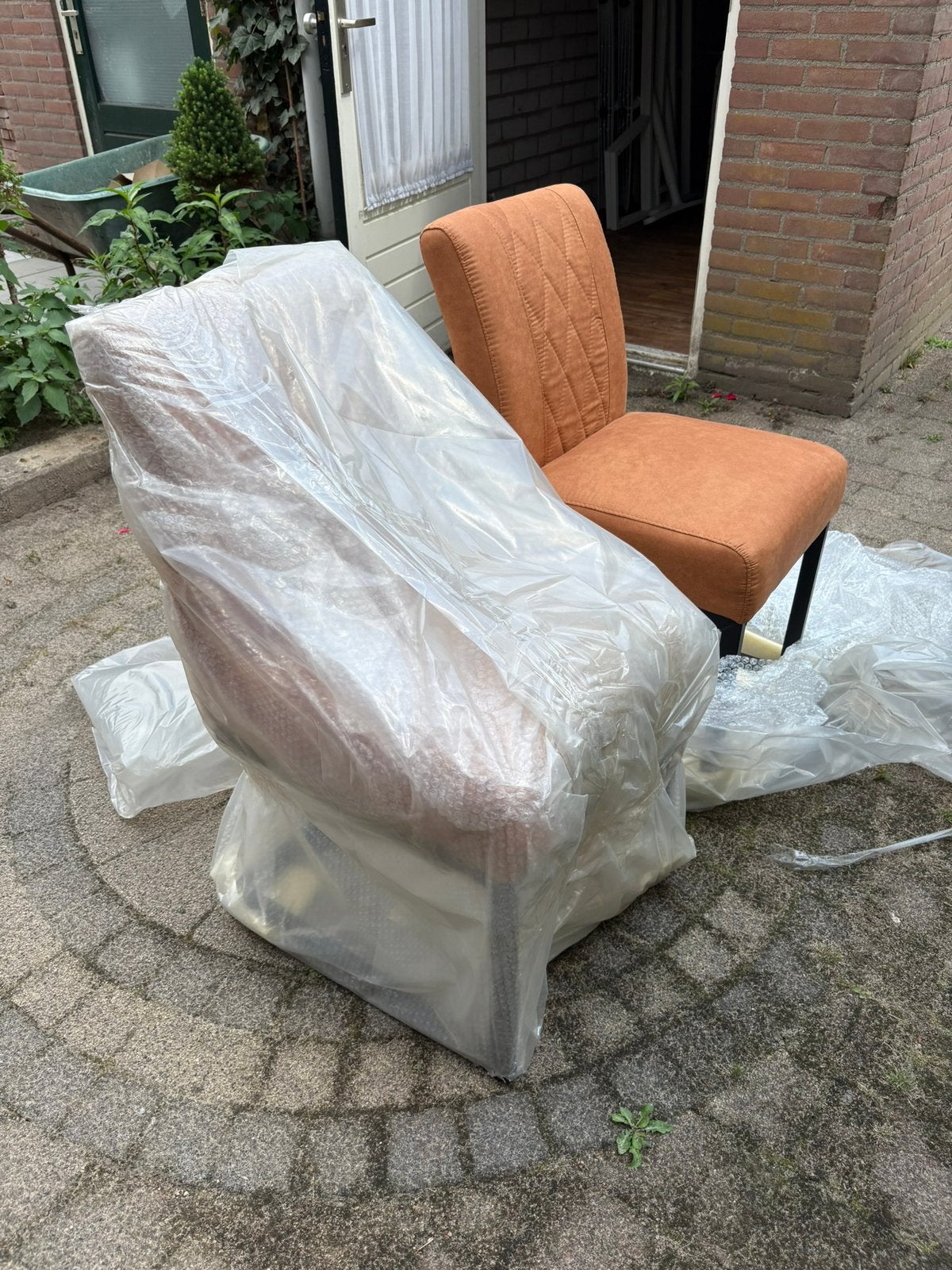 2 Nieuwe Eetkamerstoelen - Oranje/Bruin met Zwart Onderstel, Huis en Inrichting, Stoelen, Ophalen, Twee, Overige kleuren, Nieuw