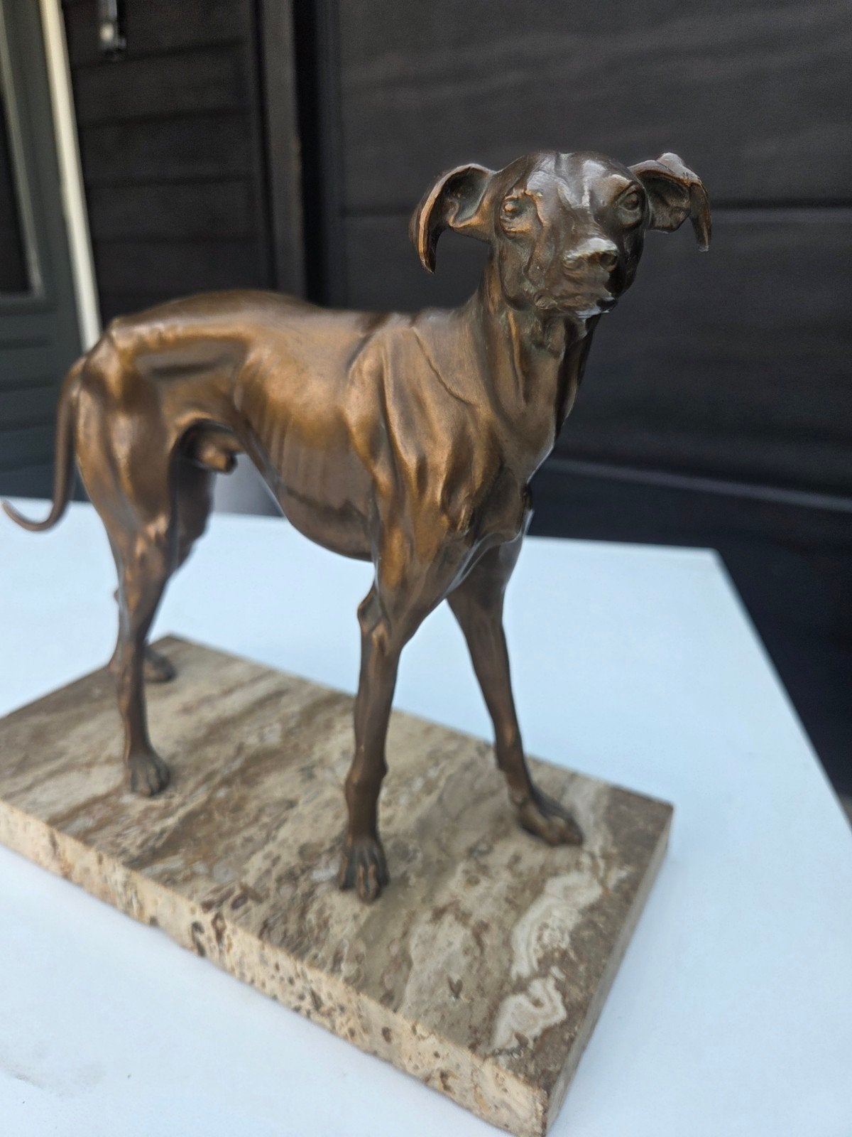 Bronzen Windhond Beeld op Marmeren Sokkel, Ophalen, Gepatineerd, 20 - 50 cm, Beeld