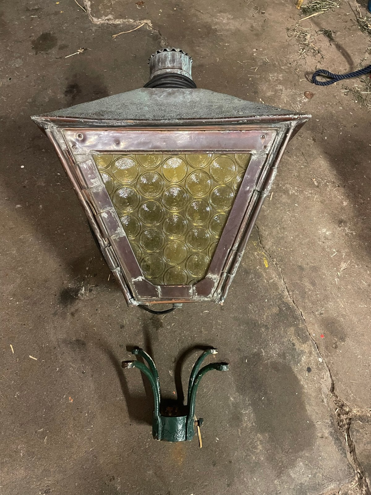 Antieke koperen buitenlamp met bubbelglas, Ophalen of Verzenden