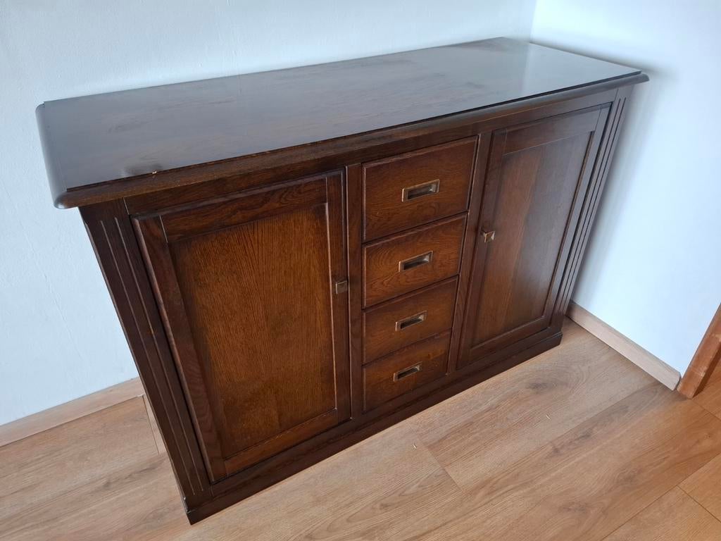 Dressoir, zeer netjes. hout. 125x86x49 cm., Ophalen