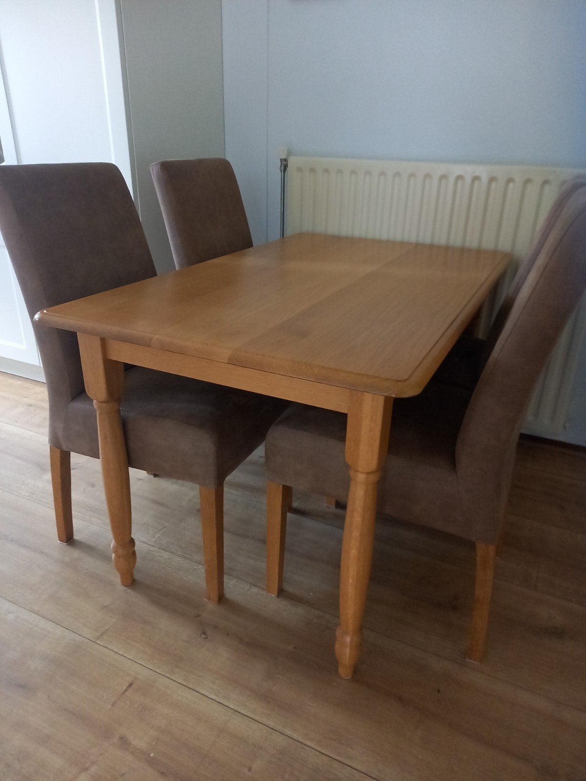 Nette eiken keukentafel met 4 suède stoelen, Ophalen, Gebruikt, 100 tot 150 cm, Eikenhout