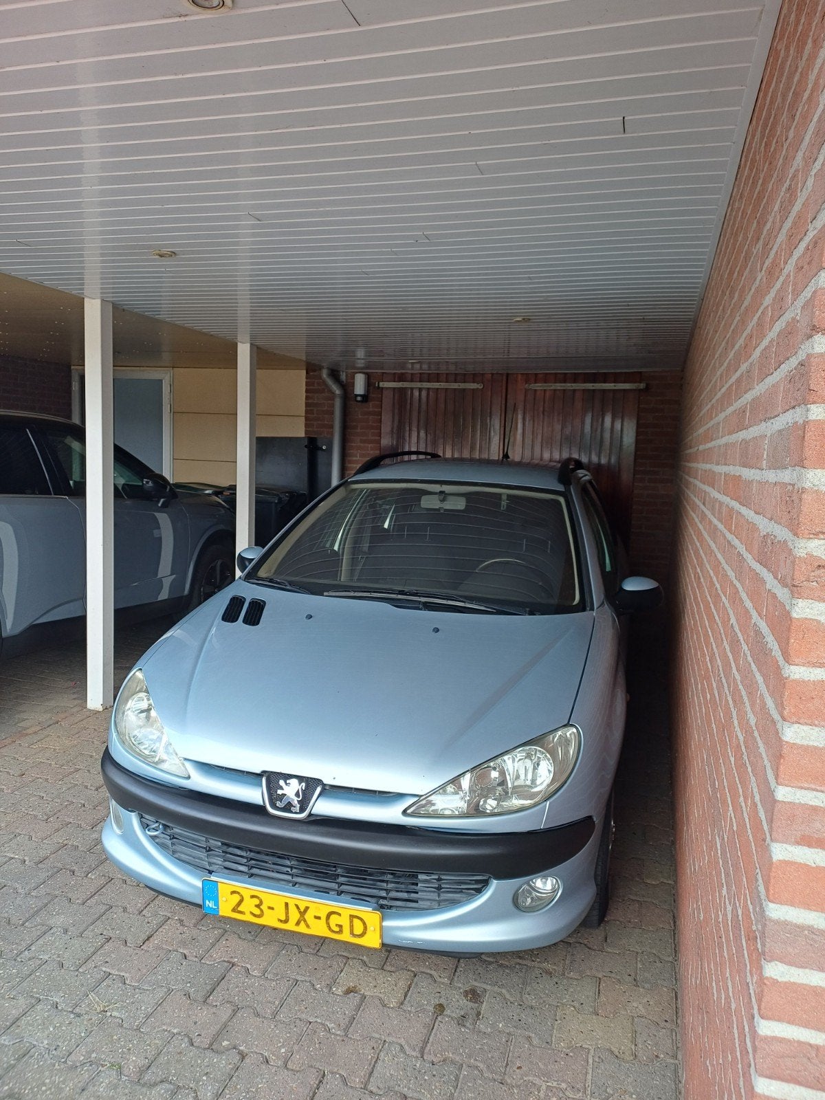 Peugeot 206 1.6 16V SW 2002 Grijs, Auto's, Peugeot, Voorwielaandrijving, 15 km/l, 40 €/maand, Zwart