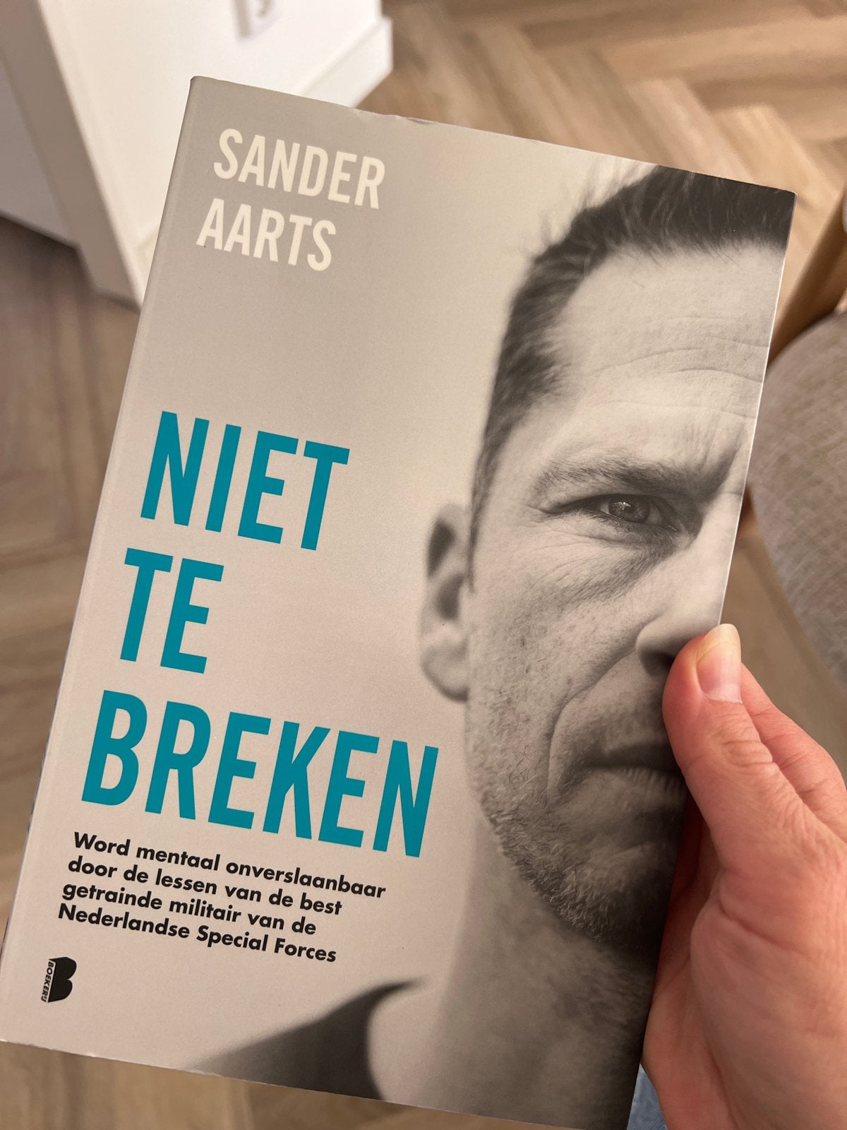 Niet te Breken - Sander Aarts, Ophalen of Verzenden, Nieuw, Nederland