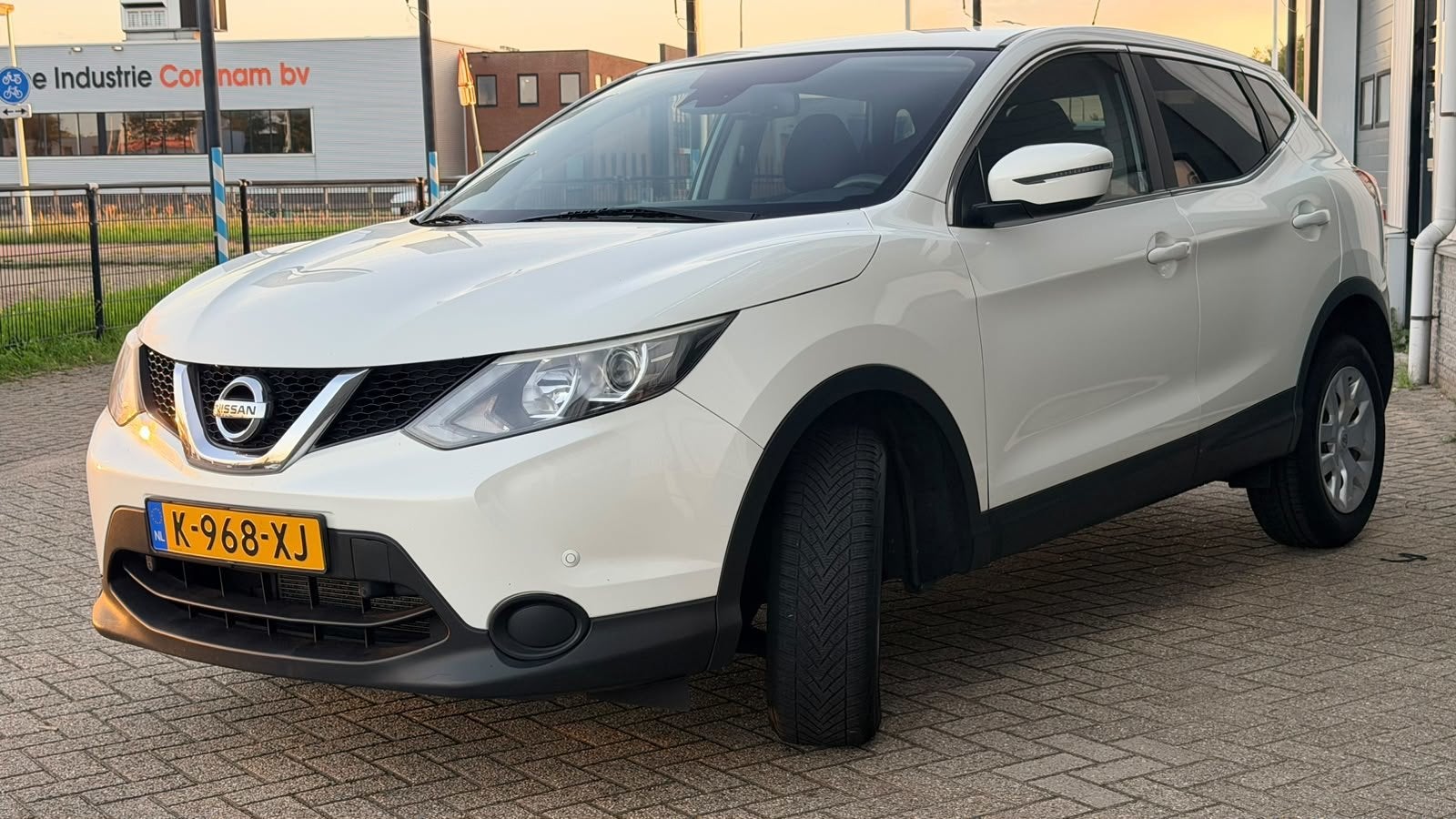 Foto 6 van Nissan Qashqai 1.2 T Visia ZEER NETJES!