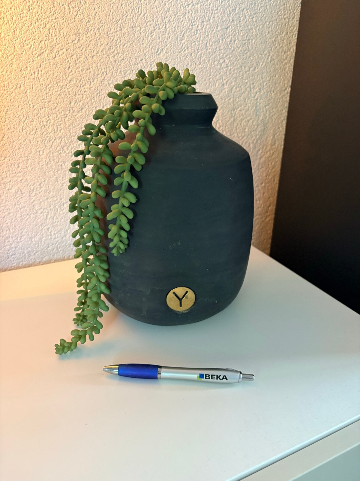 Mooie Brynxz vaas, zwart, zonder decoratie, Ophalen, Zo goed als nieuw, Zwart, Steen/keramiek