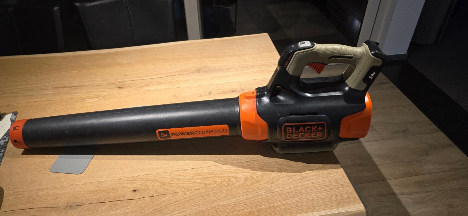 BLACK+DECKER Accu Turbo Bladblazer met Accu en Lader, BLACK+DECKER, Ophalen of Verzenden, Zo goed als nieuw, Accu