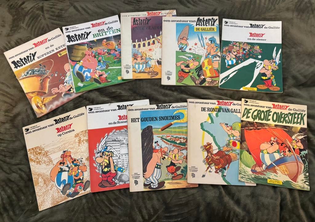 10 Asterix strips uit de jaren 60/70 in 1 koop. NIET NETJES, Meerdere stripboeken, Ophalen of Verzenden, Gelezen