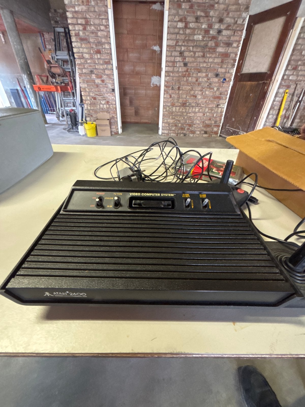 Atari 2600 met 2 controllers, games en originele doos, Spelcomputers en Games, Spelcomputers | Atari, Ophalen, Met 2 controllers