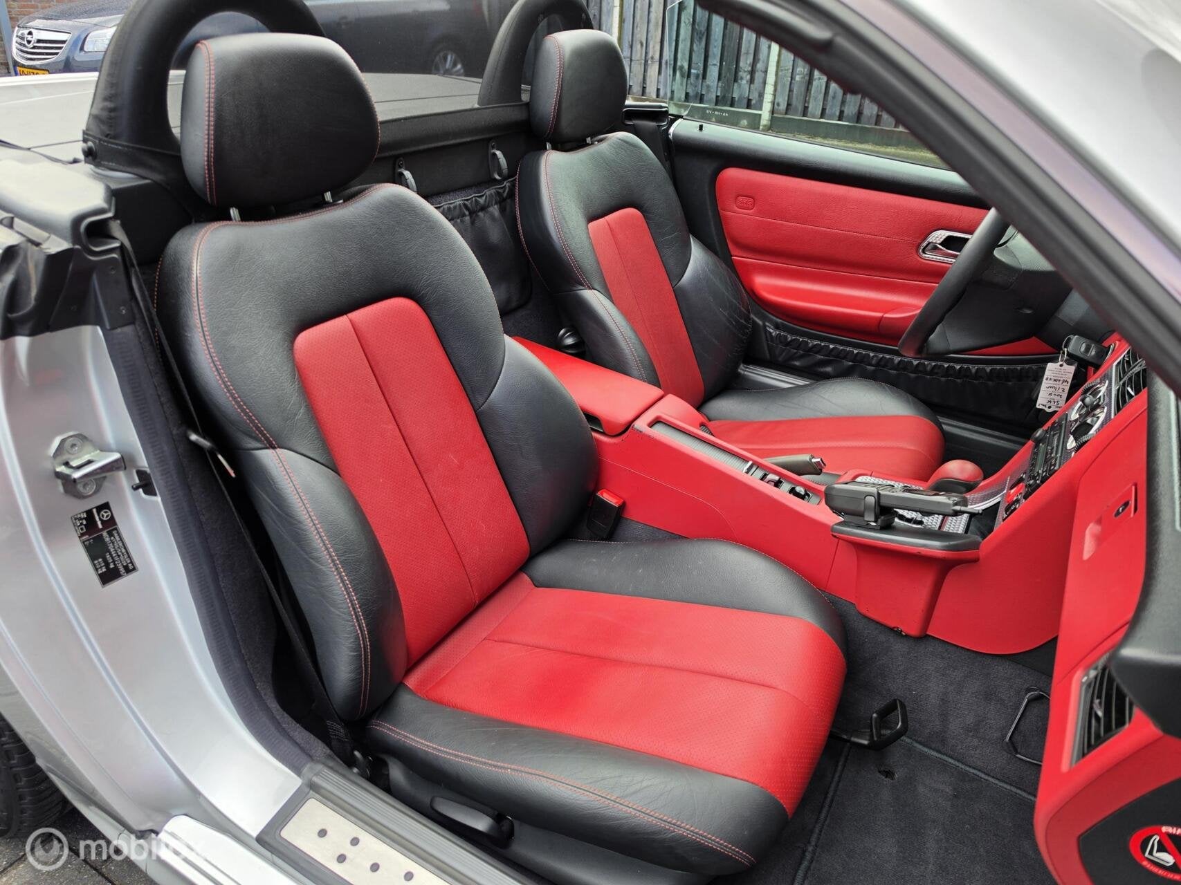 MERCEDES SLK 200 KOMPRESSOR AUTOMAAT NL-AUTO 2e EIGENAAR, Auto's, Automaat, 1998 cc, Achterwielaandrijving, Gebruikt