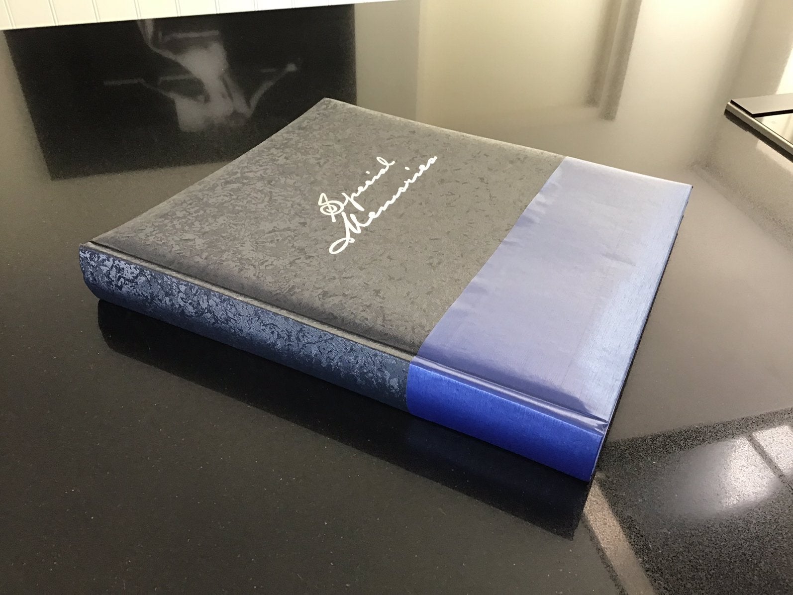 Blauw fotoalbum. Special Memories. Met pergamijn papier., Verzenden, Zo goed als nieuw