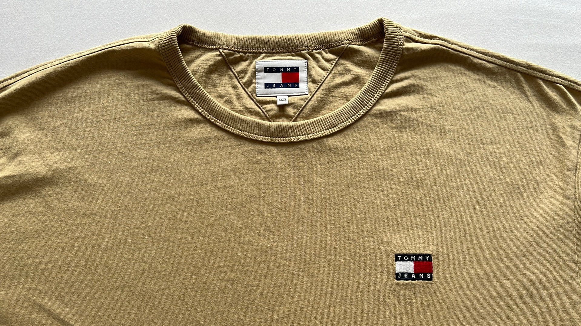 Hilfiger t-shirt beige, Ophalen of Verzenden, Zo goed als nieuw, Overige maten, Beige
