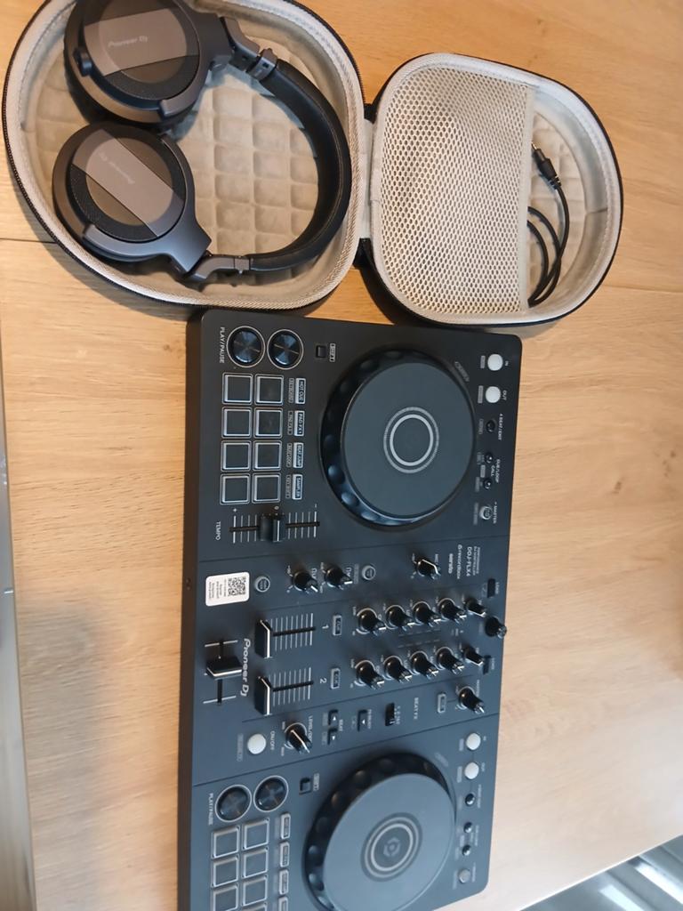 Pioneer DJ DDJ-FLX4 DJ-controller met DJ koptelefoon, Muziek en Instrumenten, Dj-sets en Draaitafels, Ophalen of Verzenden, Zo goed als nieuw