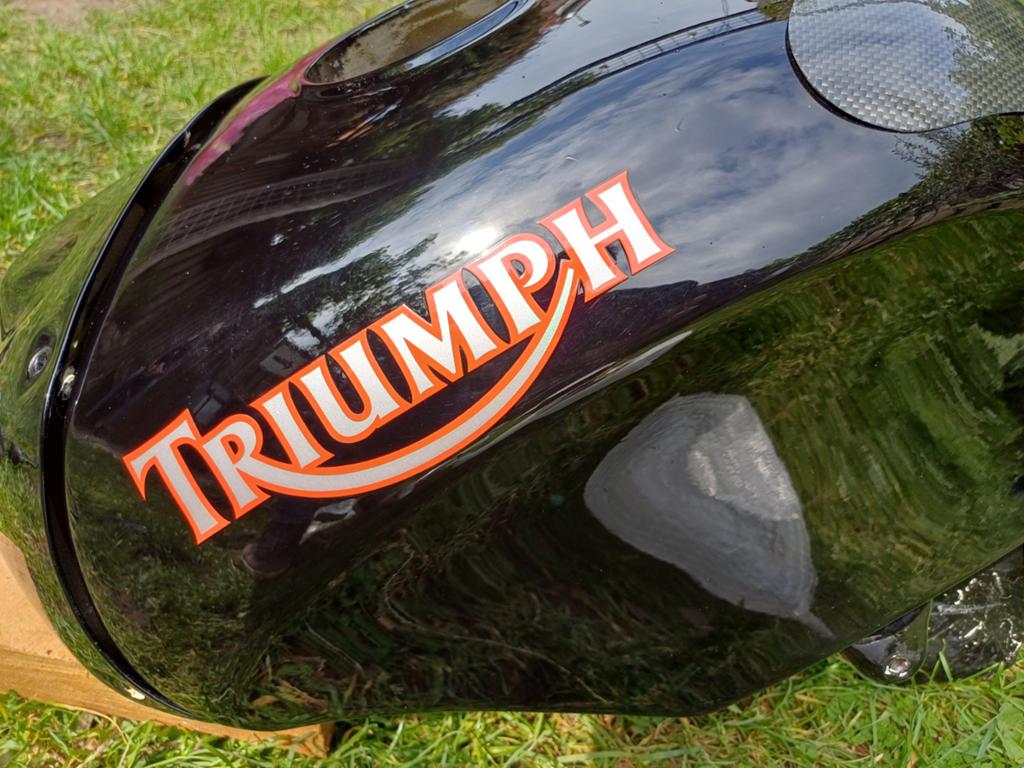 Prachtige tank triumph daytona t595 /955i, Ophalen