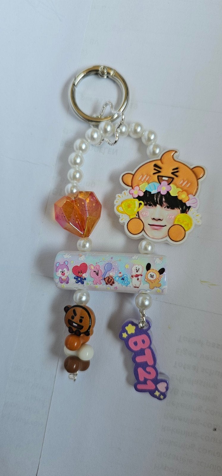 Leuke BTS BT21 sleutelhanger met parels en bedels, Ophalen of Verzenden, Nieuw, Merk