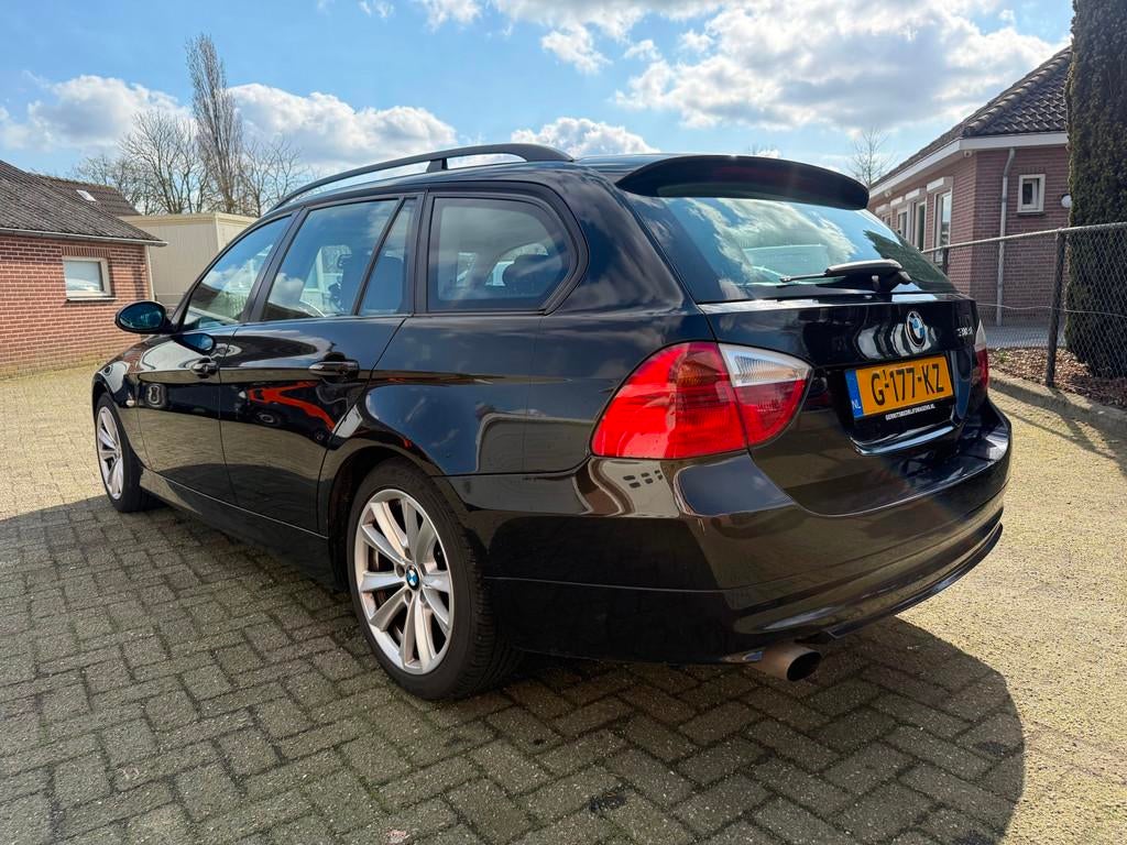 BMW 3-serie Touring 318i Pano climate controle stoelverwarmi, Auto's, 13 km/l, Achterwielaandrijving, 4 cilinders, 129 pk