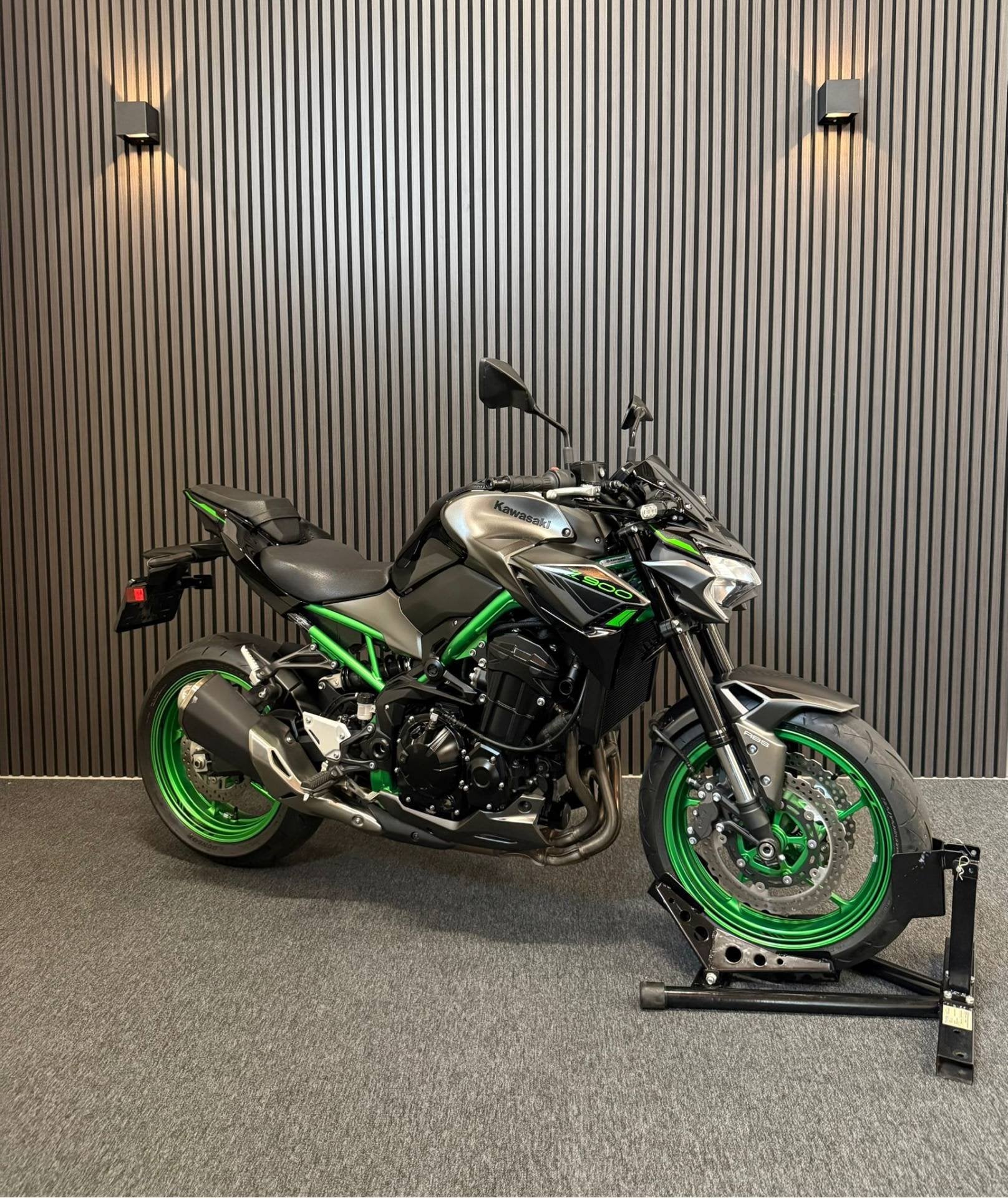 Kawasaki Z900 2023-TFT SCHERM-6480KM-NIEUWSTAAT-35KW, Kolen Motors, Broekhovenseweg 130-2
5021LJ  TILBURG, NL, 948 cc, Bedrijf