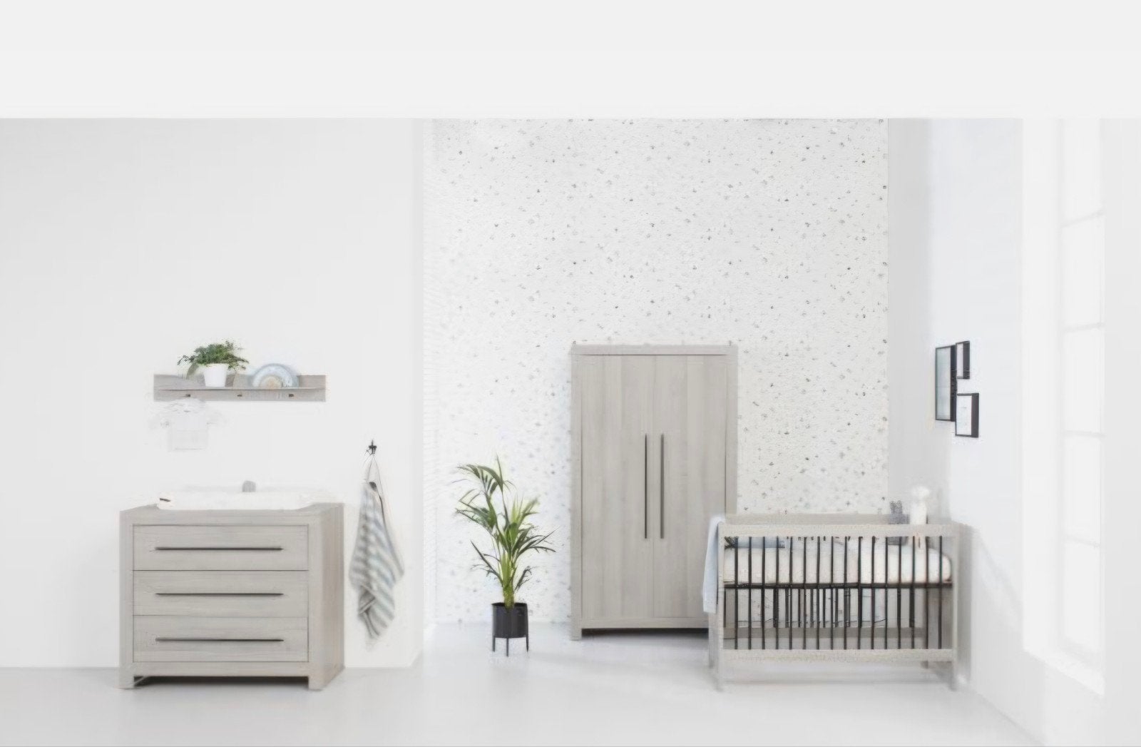 Complete Babykamer Set - Ledikant, Commode, Kledingkast, Ophalen, Zo goed als nieuw, Jongetje of Meisje