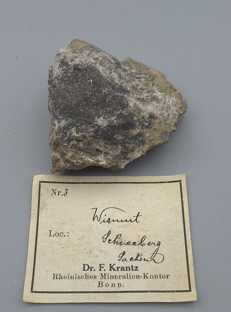 Bismuth - Schneeberg, Saksen, Duitsland (tl) (oud label), Ophalen of Verzenden, Mineraal