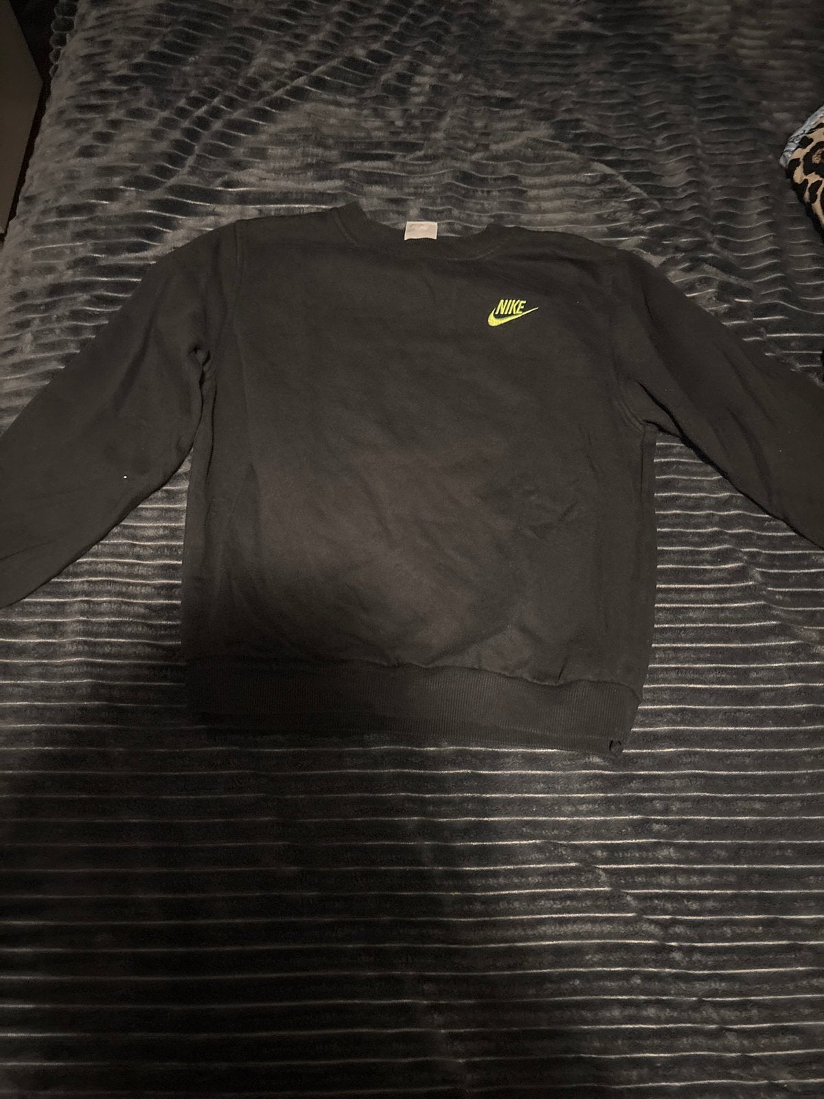 Nike sweater zwart met geel logo, Ophalen of Verzenden, Gedragen, Maat 48/50 (M), Zwart