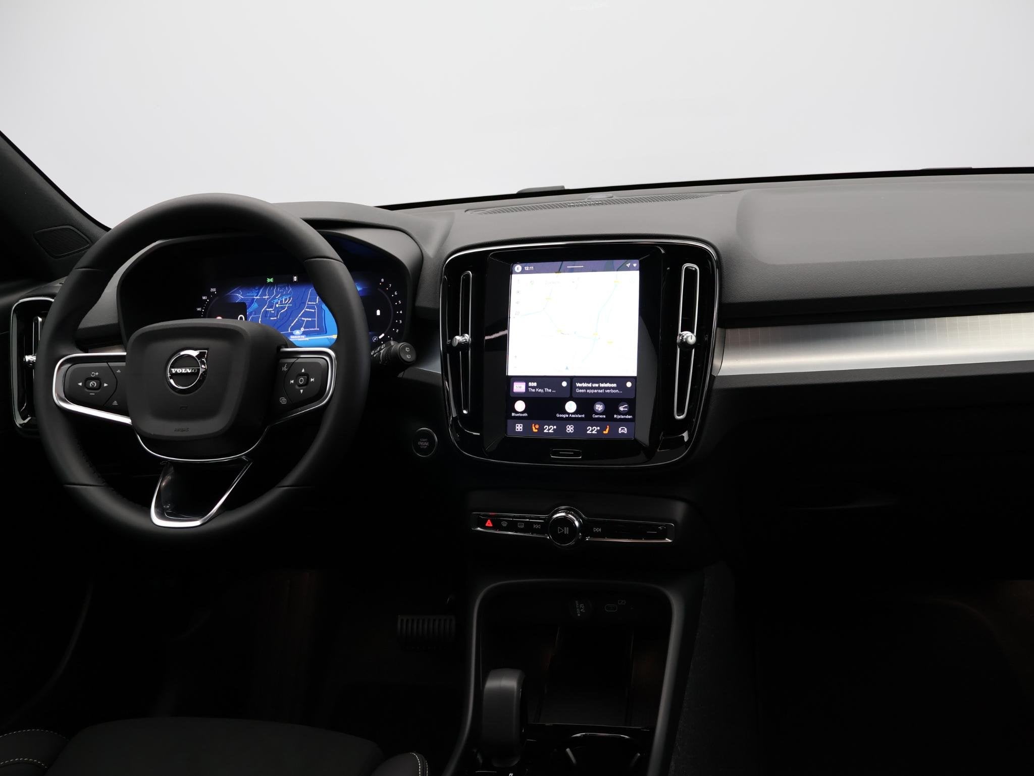 Volvo XC40 2.0 B4 Plus Dark / Panoramadak / Nubuck Bekleding, Gebruikt, 4 cilinders, Leder en Stof, Origineel Nederlands