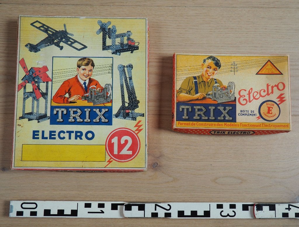 Vintage TRIX ELECTRO 12 en TRIX ELECTRO II bouwdozen, Antiek en Kunst, Ophalen of Verzenden
