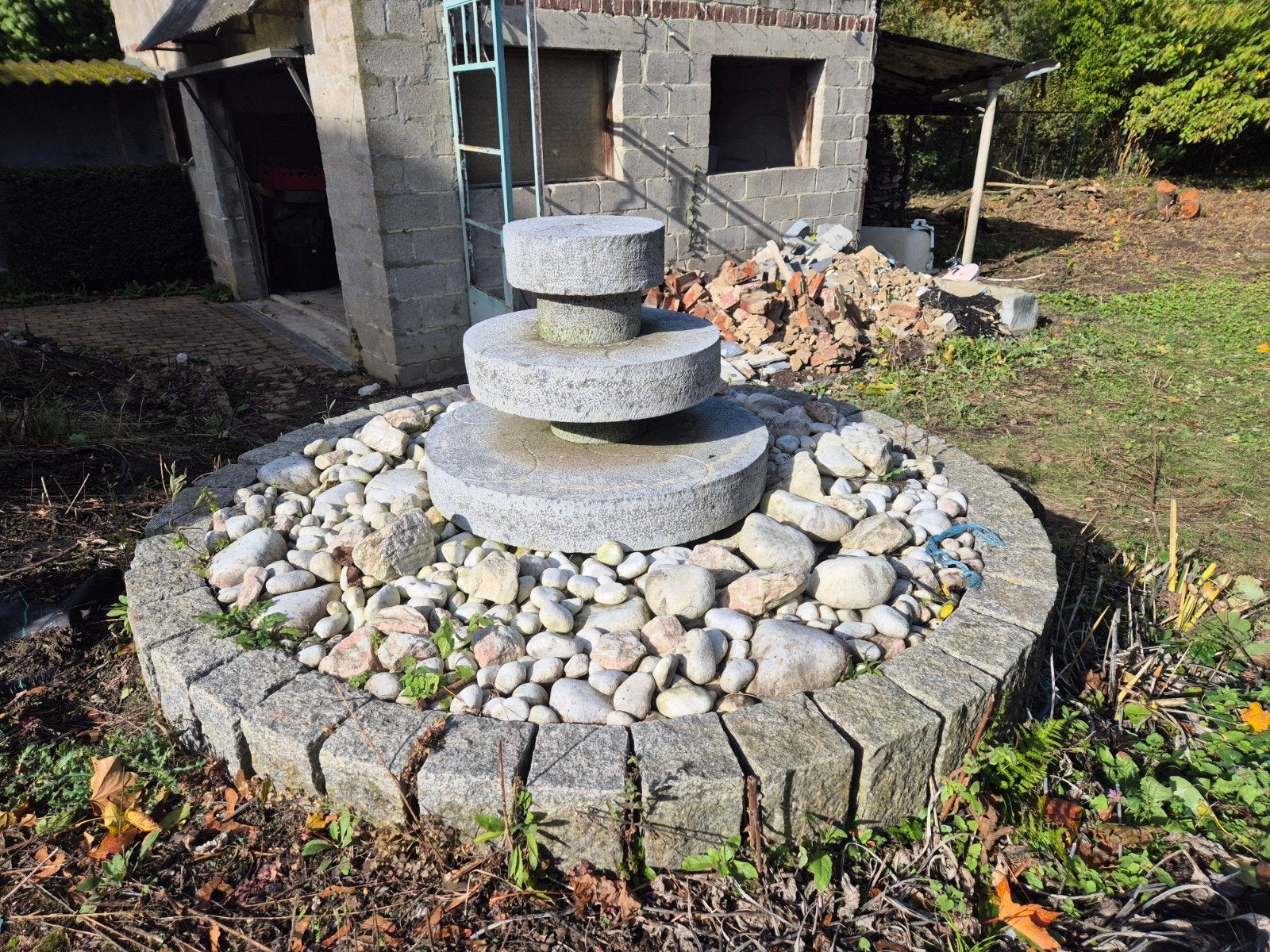 Gratis Fontein in  natuursteen., Ophalen, Gebruikt, Hardsteen, Fontein