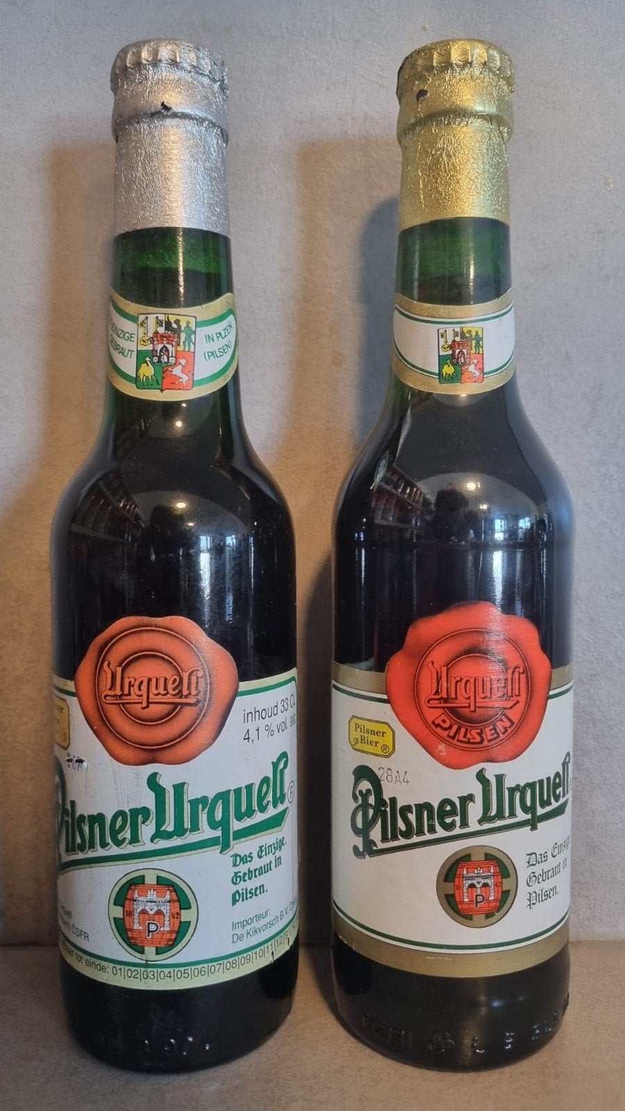 2 Pilsner Urquell - 1 Import De Kikvorsch, Deest , '91 & '95, Verzamelen, Biermerken, Ophalen of Verzenden, Zo goed als nieuw