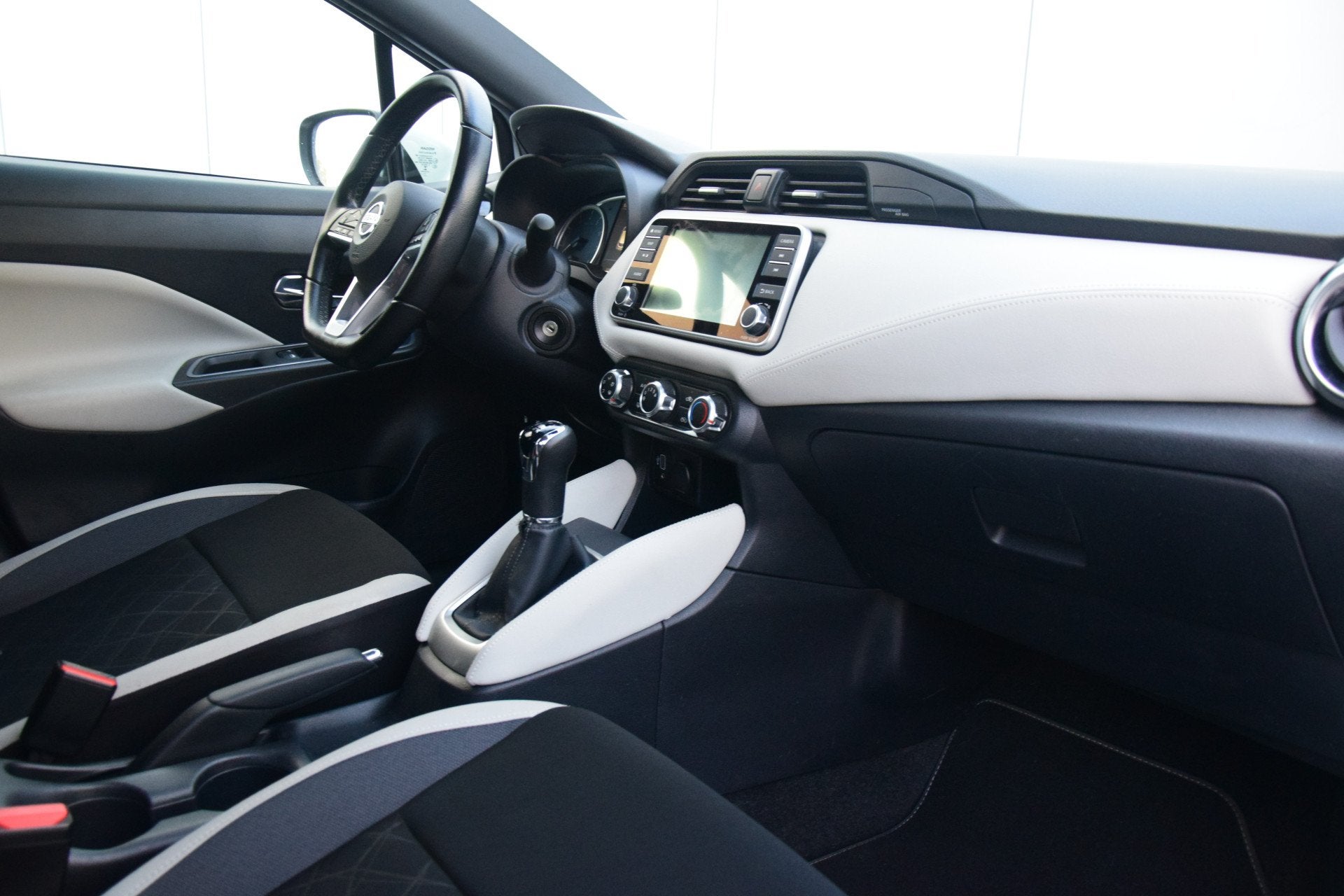 Nissan Micra 1.0 IG-T N-Connecta Navi/Camera/Carplay/Dab Pri, Voorwielaandrijving, Euro 6, Wit, Origineel Nederlands