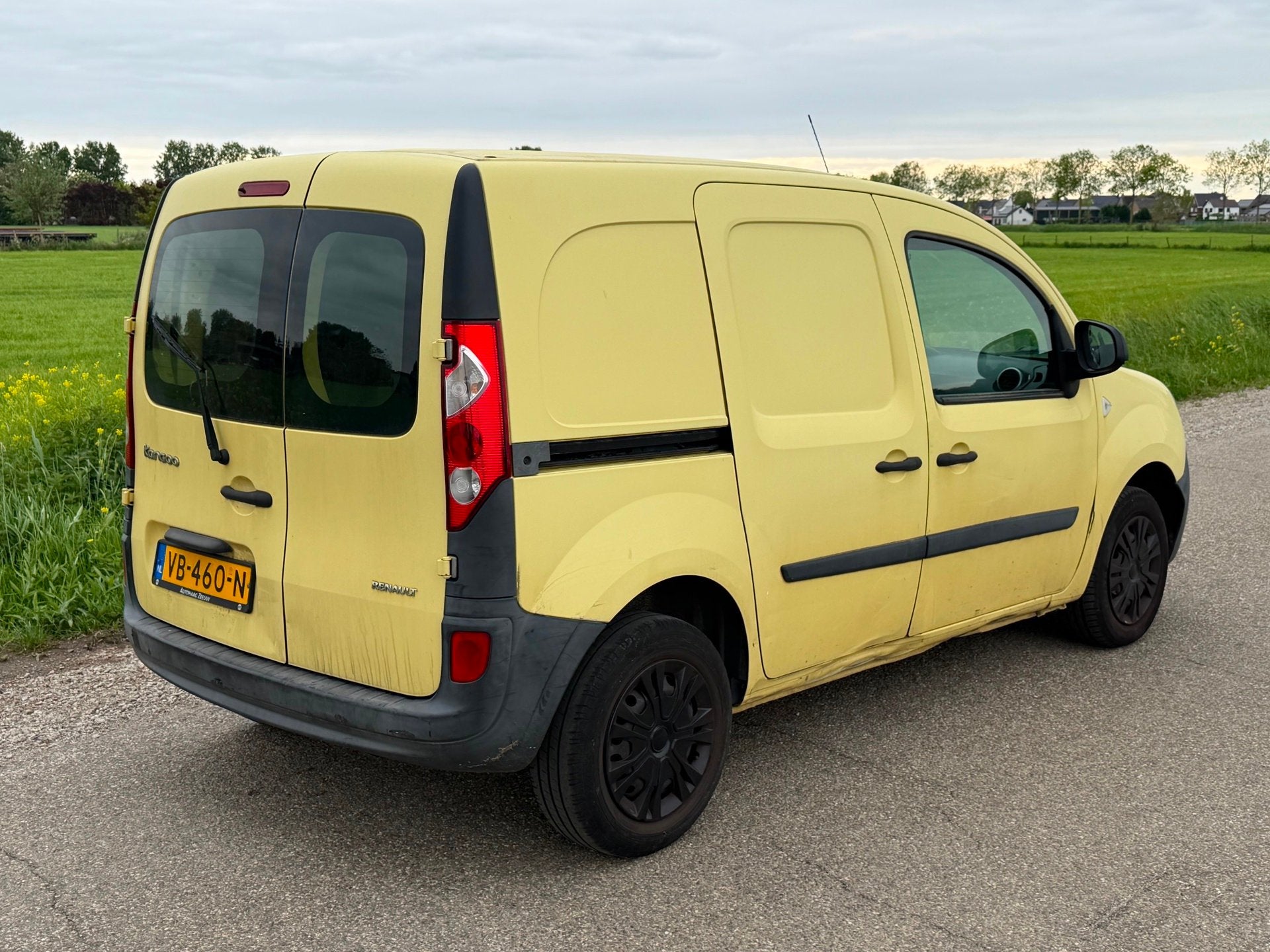 Renault Kangoo Express 1.5 dCi 75 Express Comfort APK 05-202, Auto's, Voorwielaandrijving, Euro 5, Stof, Gebruikt