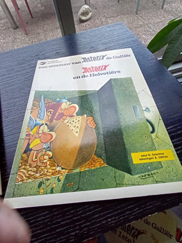 Asterix stripboeken - Diverse titels, Meerdere stripboeken, Ophalen of Verzenden, Gelezen, René Goscinny, Albert Uderzo