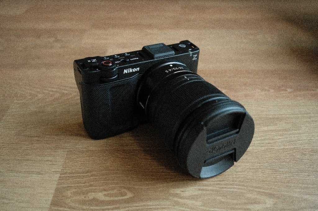 NIEUW: Nikon ZR + NIKKOR Z 24-70mm F/4.0+ SmallRig Cage Kit, Nikon, Camera, Ophalen, Nieuw