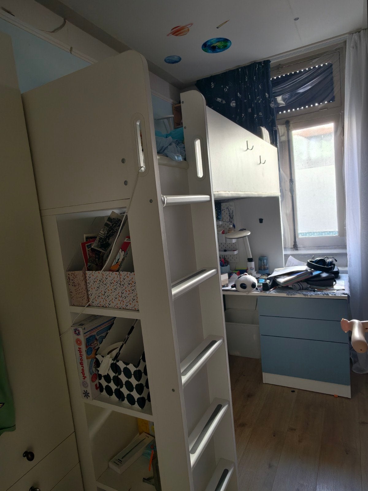IKEA SMÅSTAD hoogslaper met bureau en kast – als nieuw, Kinderen en Baby's, Ophalen, Zo goed als nieuw, Hoogslaper
