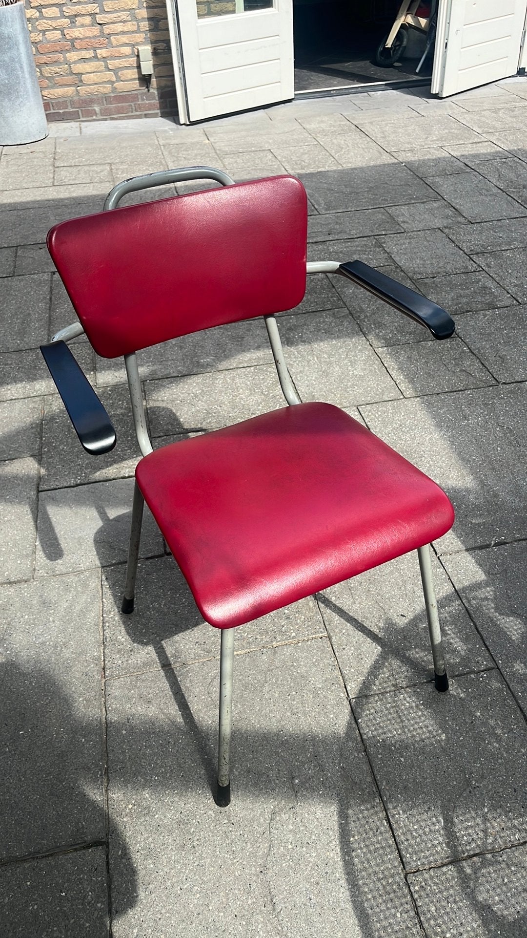 Gispen model 1235, Ophalen, Zo goed als nieuw, Rood, Eén