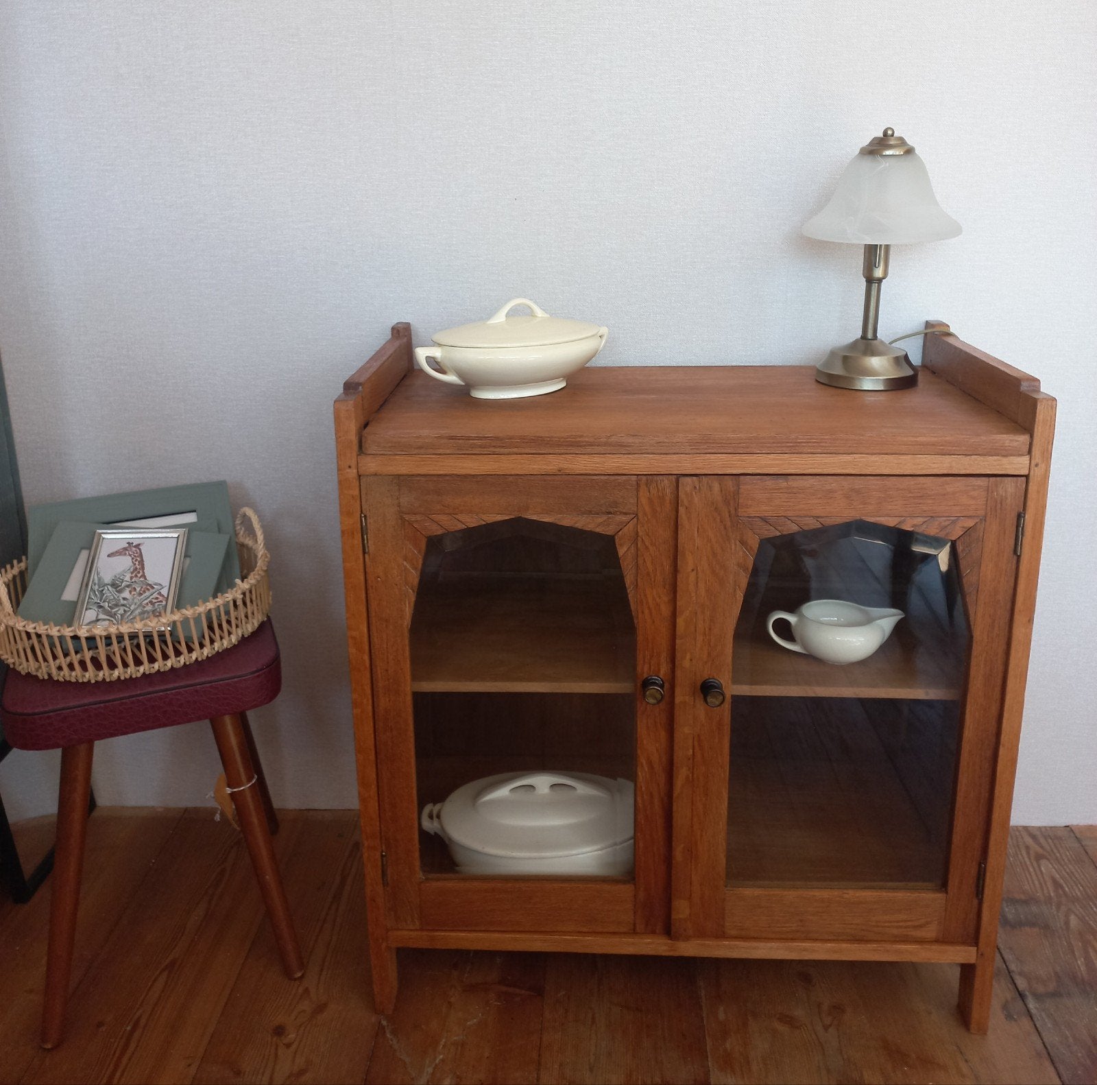 Pronkkastje/theekastje, Ophalen, 25 tot 50 cm, Glas, 50 tot 100 cm