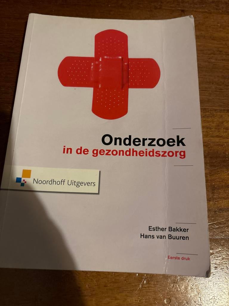 Onderzoek in de gezondheidszorg - Esther Bakker, Ophalen of Verzenden, Gamma, Zo goed als nieuw, HBO