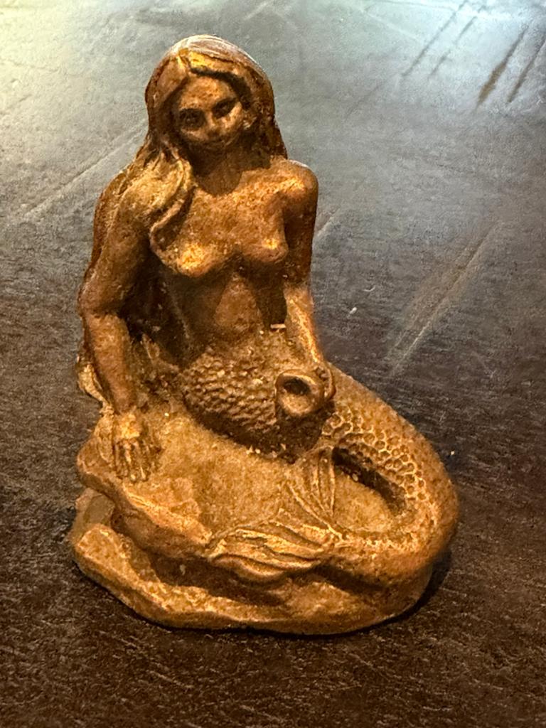 Klein bronzen beeldje van een zeemeermin, Ophalen of Verzenden, Gebruikt, Overige typen