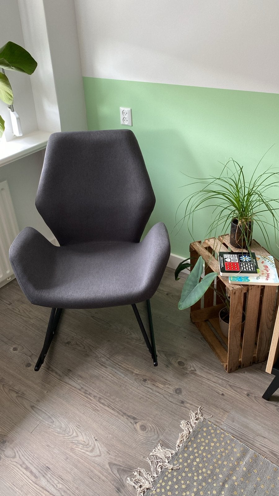 Moderne schommelstoel in antraciet, Huis en Inrichting, Stoelen, Ophalen, Zo goed als nieuw, Eén, Stof