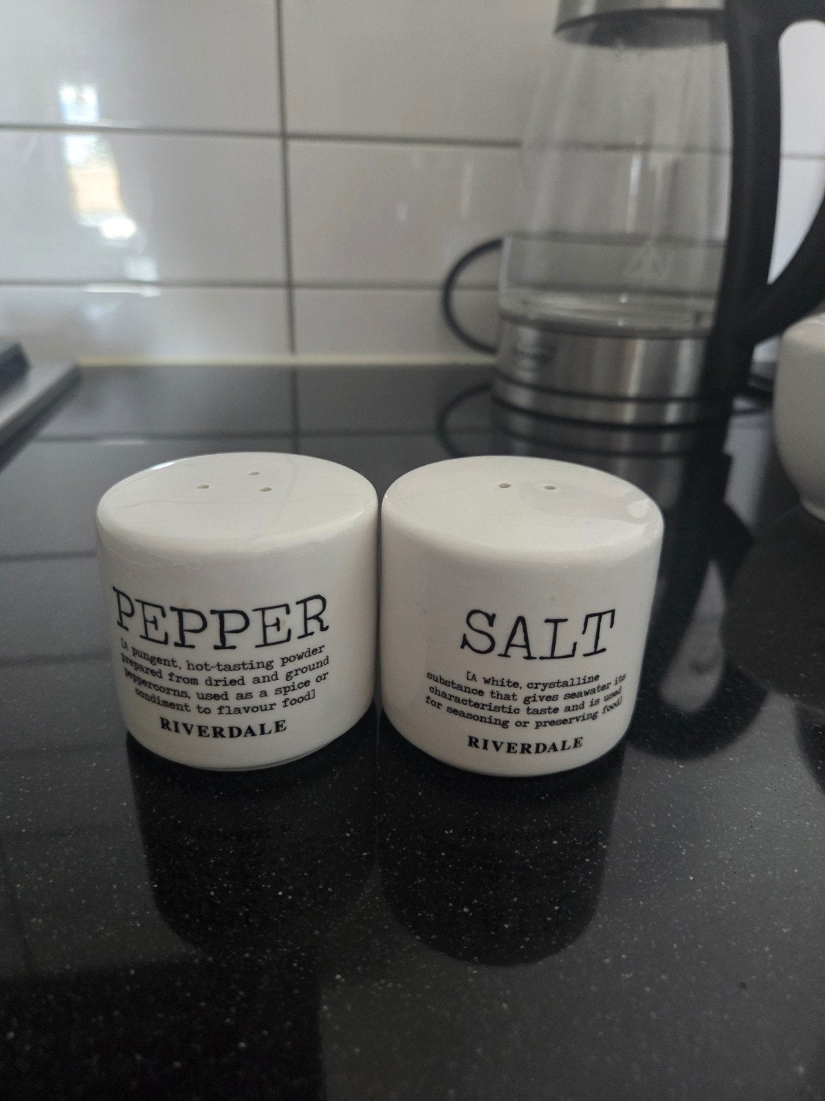 Riverdale peper en zout set, Ophalen of Verzenden, Steen/keramiek, Wit, Riviera Maison