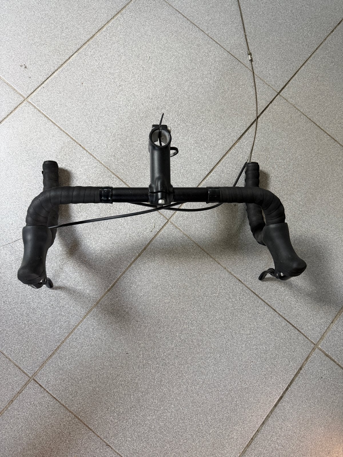 Zo goed als nieuw racefietsstuur met remhandgrepen en kabels, Ophalen, Stuur, Zo goed als nieuw, Aluminium