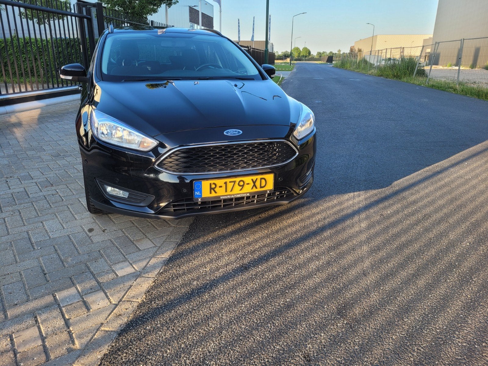 Ford Focus 1.0 Ecoboost 125pk 2018 Zwart, 125 pk, Zwart, Handgeschakeld, 1216 kg
