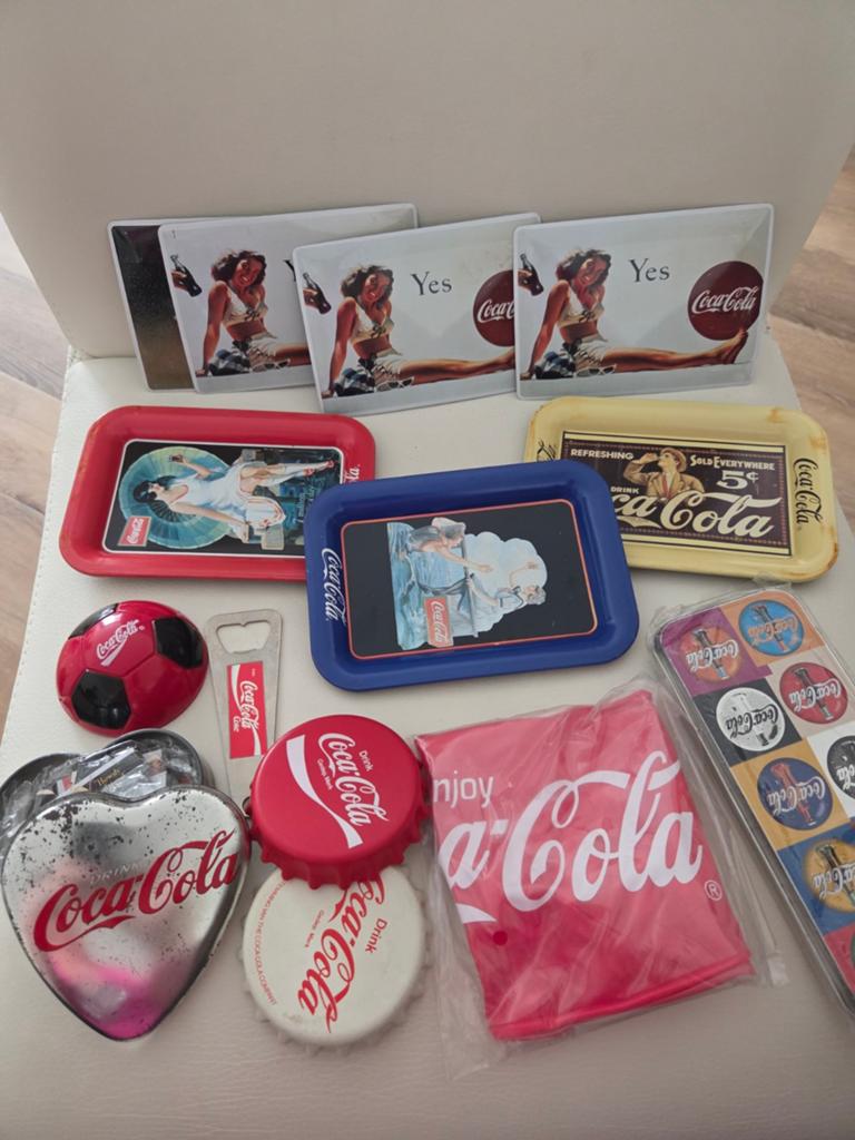 Coca-Cola verzameling: dienbladen, openers, blikjes en meer, Verzamelen, Merken en Reclamevoorwerpen, Gebruikt, Overige typen