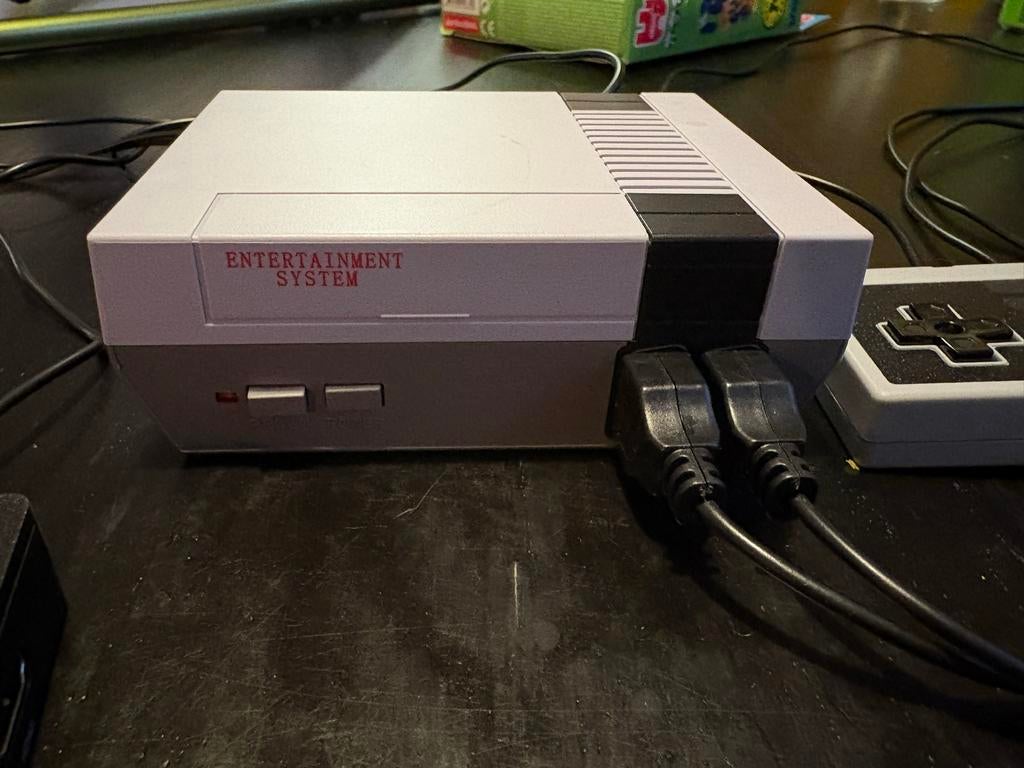 Entertainment System met 2 controllers en AV2HDMI converter, Ophalen of Verzenden, Zo goed als nieuw, Met 2 controllers