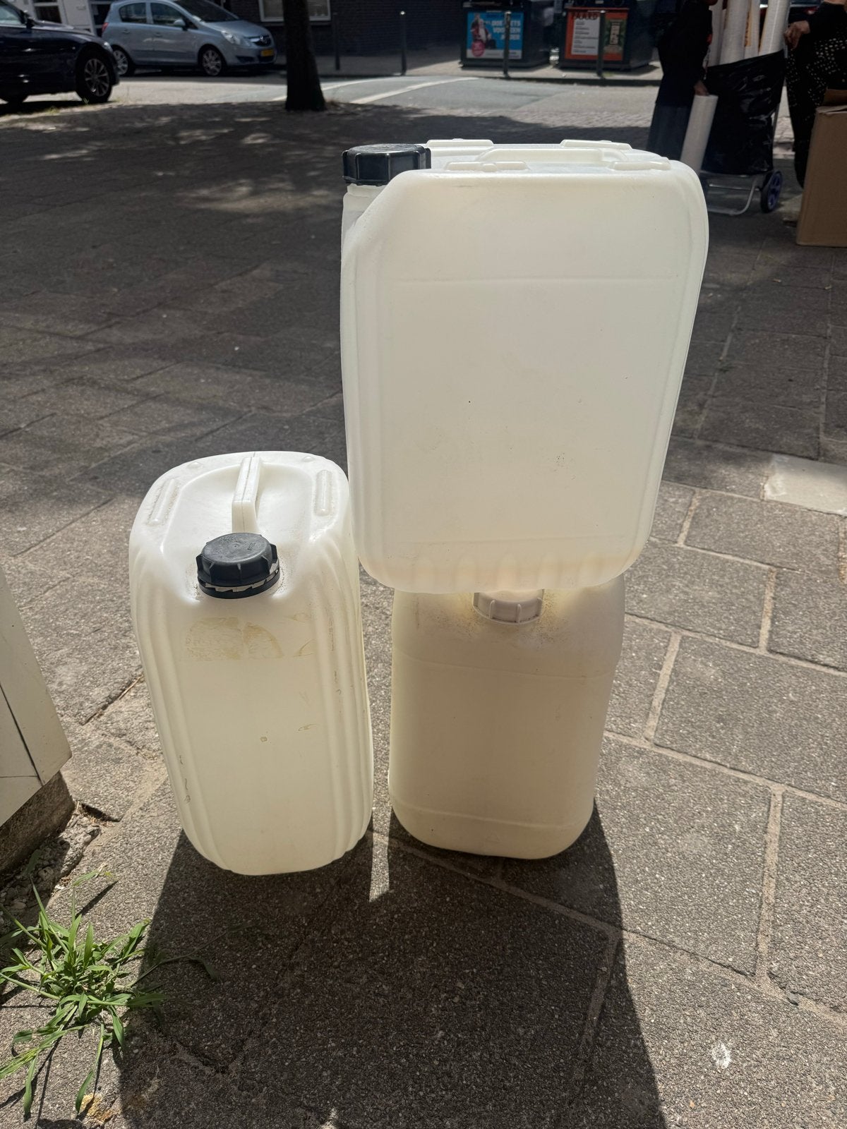 20 lege kunststof jerrycans (20L & 25L) met stevige doppen, Ophalen, Gebruikt, Overige typen