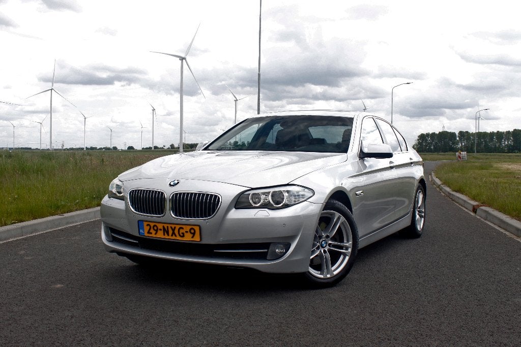 BMW 5-Serie 3.0 I 523 AUT 2010 Grijs, Euro 5, Achterwielaandrijving, Zwart, 2000 kg