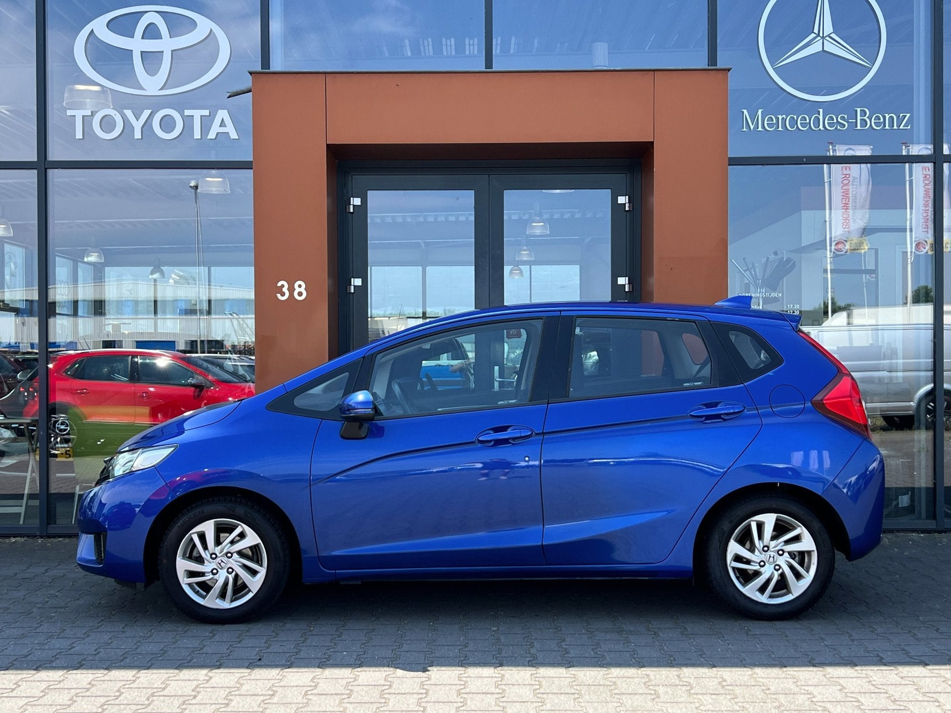 Honda Jazz 1.3 i-VTEC|Trekhaak|Navi|Bluetooth|Cruise|Airco, Voorwielaandrijving, 450 kg, Gebruikt, Euro 6