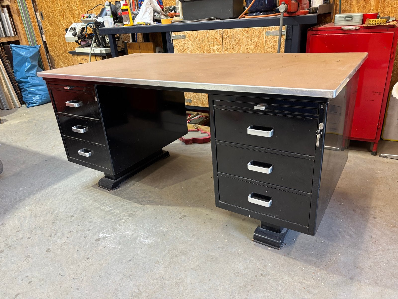 Vintage Jaren '50 Bureau Metalen kasten en houten poten, Huis en Inrichting, Ophalen, Zwart, Gebruikt, Vintage