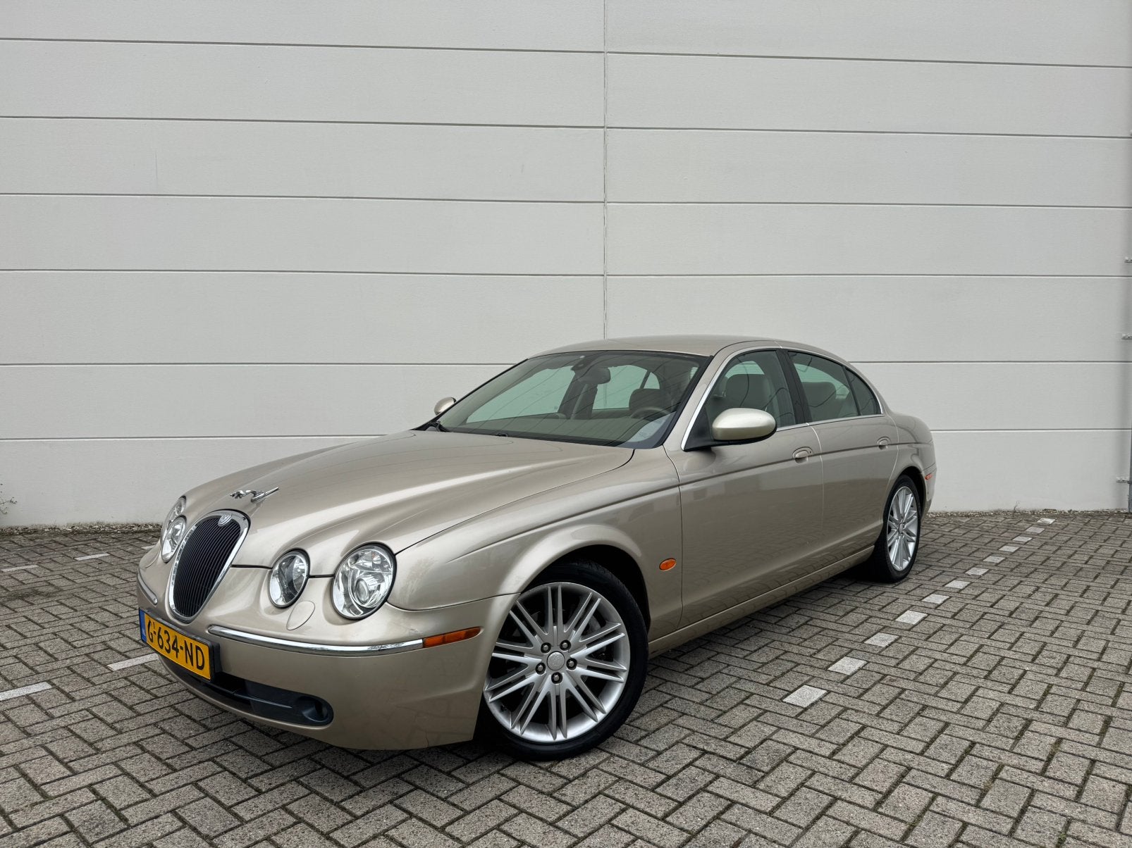 Jaguar S-Type 2.7 D V6 Sport AUT 2004/NETJES/FULL OPTION/, Auto's, Achterwielaandrijving, Beige, 197 €/maand, 1634 kg