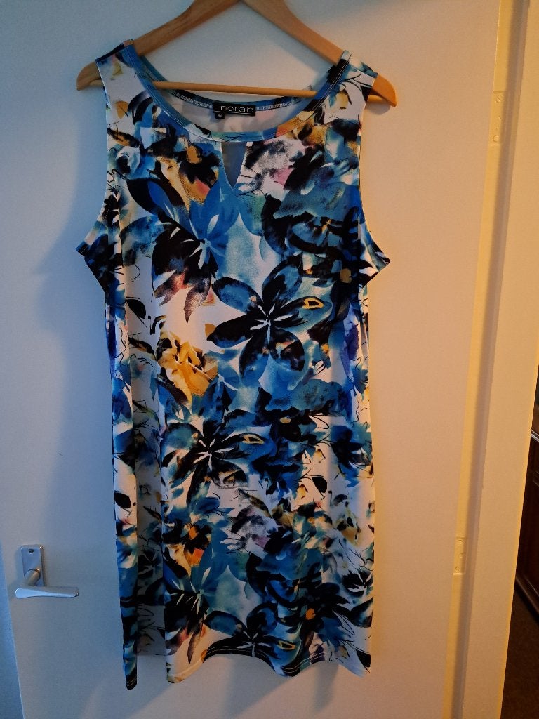 prachtige dames zomer jurk maat 44 z.g.a.n., Kleding | Dames, Ophalen of Verzenden, Zo goed als nieuw, Maat 42/44 (L), Onder de knie
