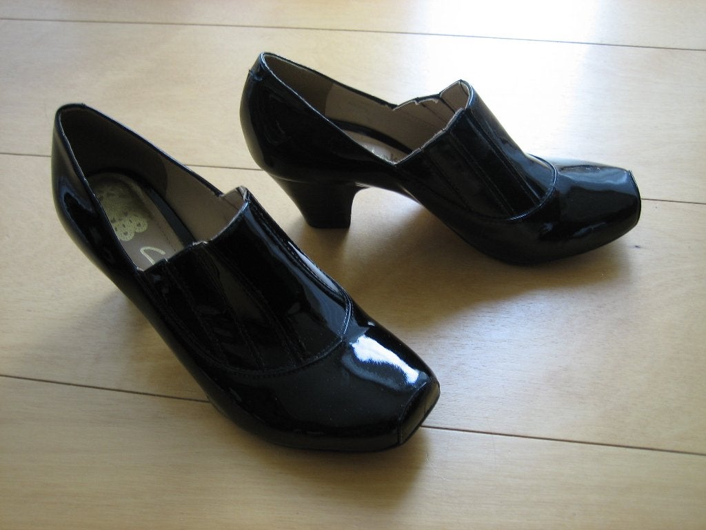 Zeer mooie, chique zwarte lakleren pumps CLARKS 4,5 Snazzeys, Pumps, Verzenden, Zwart, Nieuw