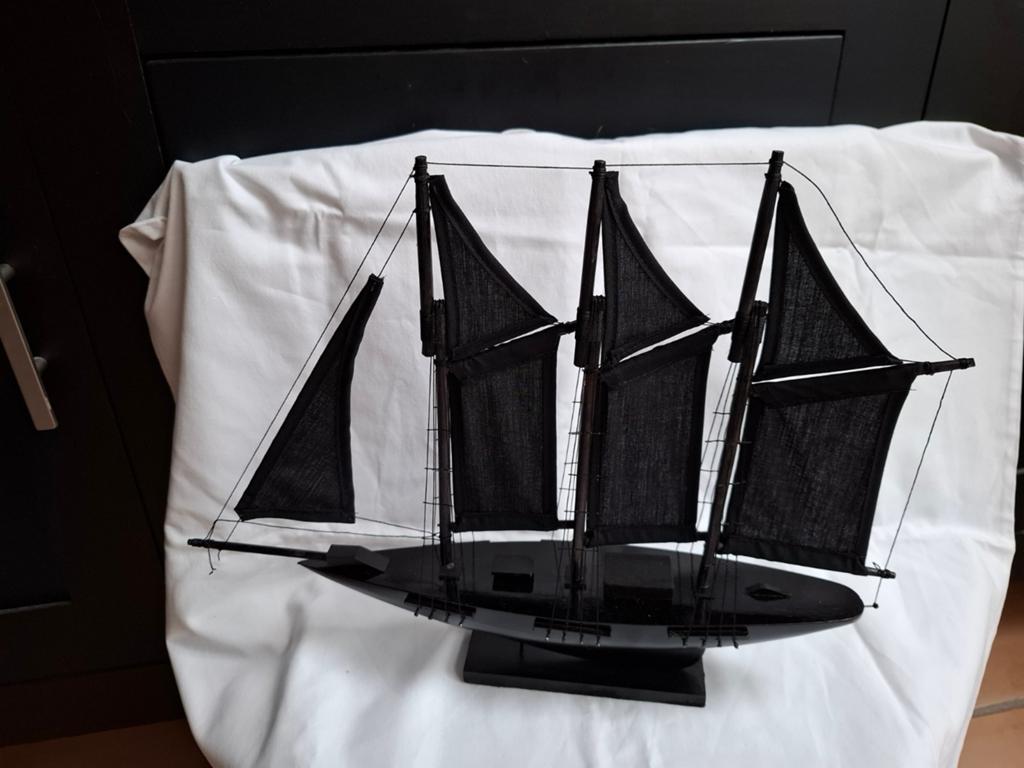 Zwart Piratenschip Zeilschip Model 38x30 cm, Ophalen of Verzenden, Gebruikt